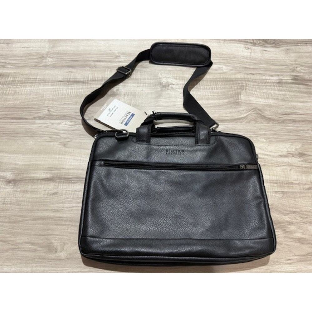 NWT Kenneth Cole R-Tech Reaction "Long Way To Go" Laptop Case